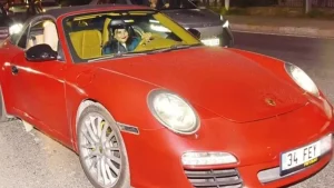 Feyza Civelek, Porsche 911 Cabriolet ile Gündemde: Fiyatı 9 Milyon TL